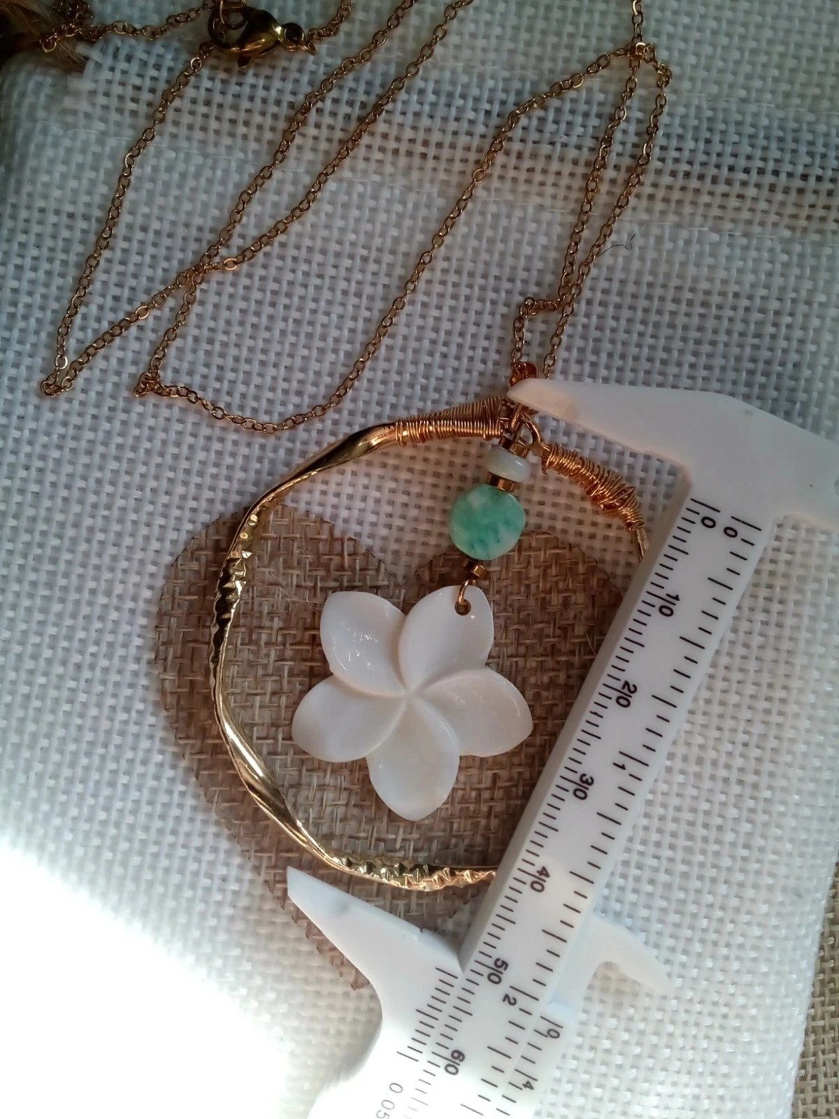 Collier met parelmoer bloem en amazoniet- en blauwe opaalstenen – photo 4